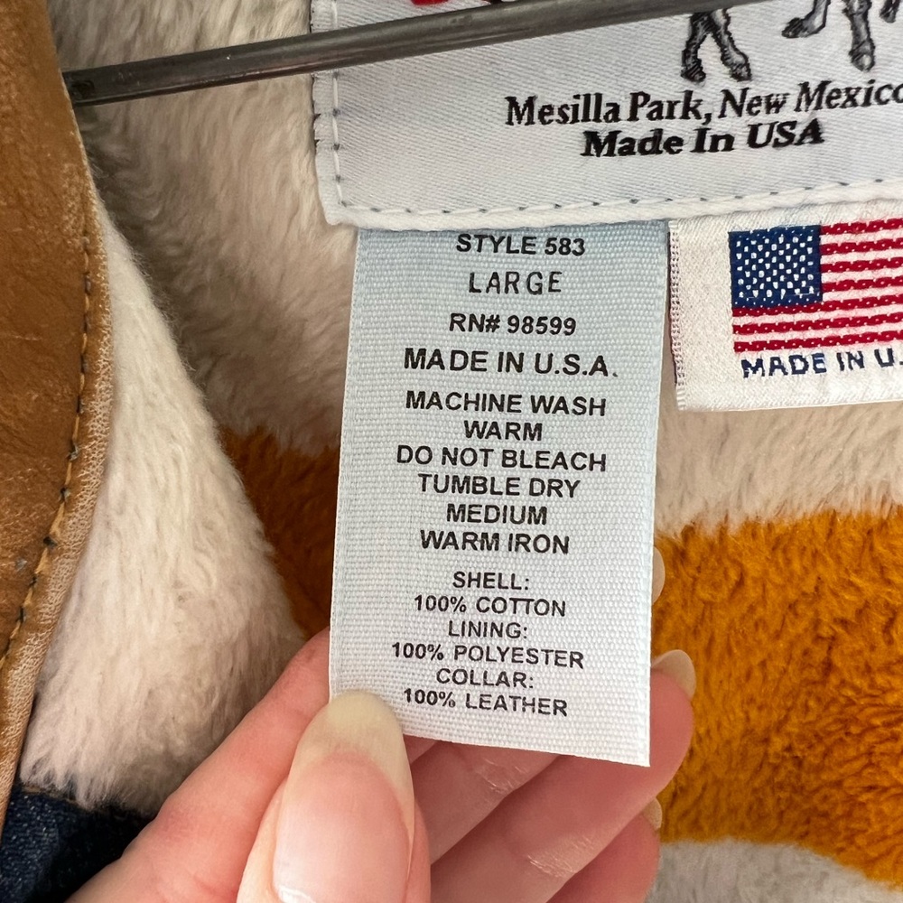 EUC Men’s Large Schaefer Outfitter Denim Jacket - Picture 6 of 16